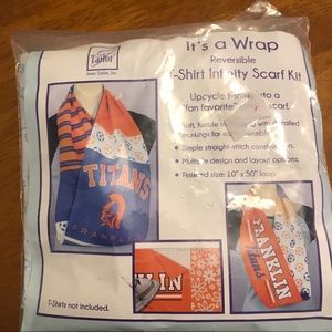 T Shirt Infinity Scarf Kit NEW NWT